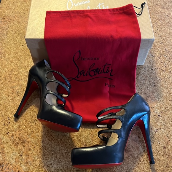 ❌SOLD❌Christian Louboutin Lilian Nappa 120mm Heels, size 37 - Picture 4 of 11